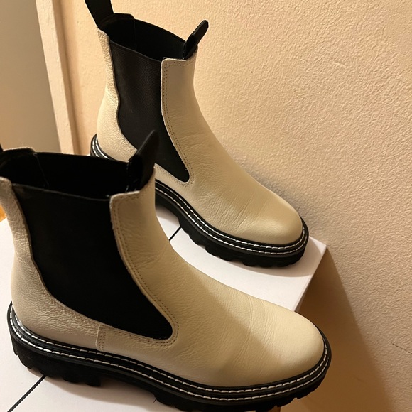 Women’s Leather Chelsea Boots - Picture 1 of 7